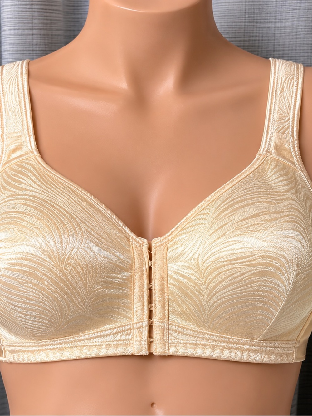 Playtex 18 Hour Front Close Wirefree Bra 38C Nude Beige Jacquard Support NWT